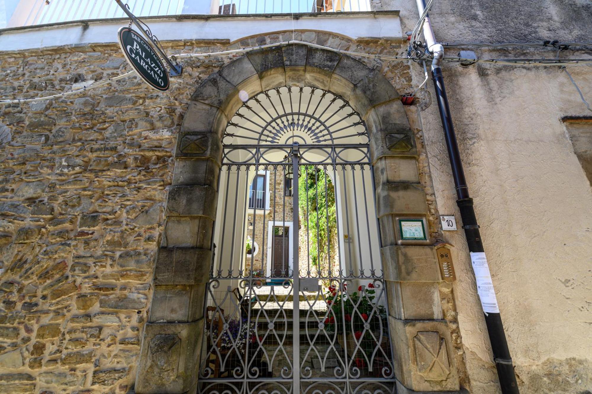 Palazzo Gargano Hotel Prignano Cilento Exterior photo