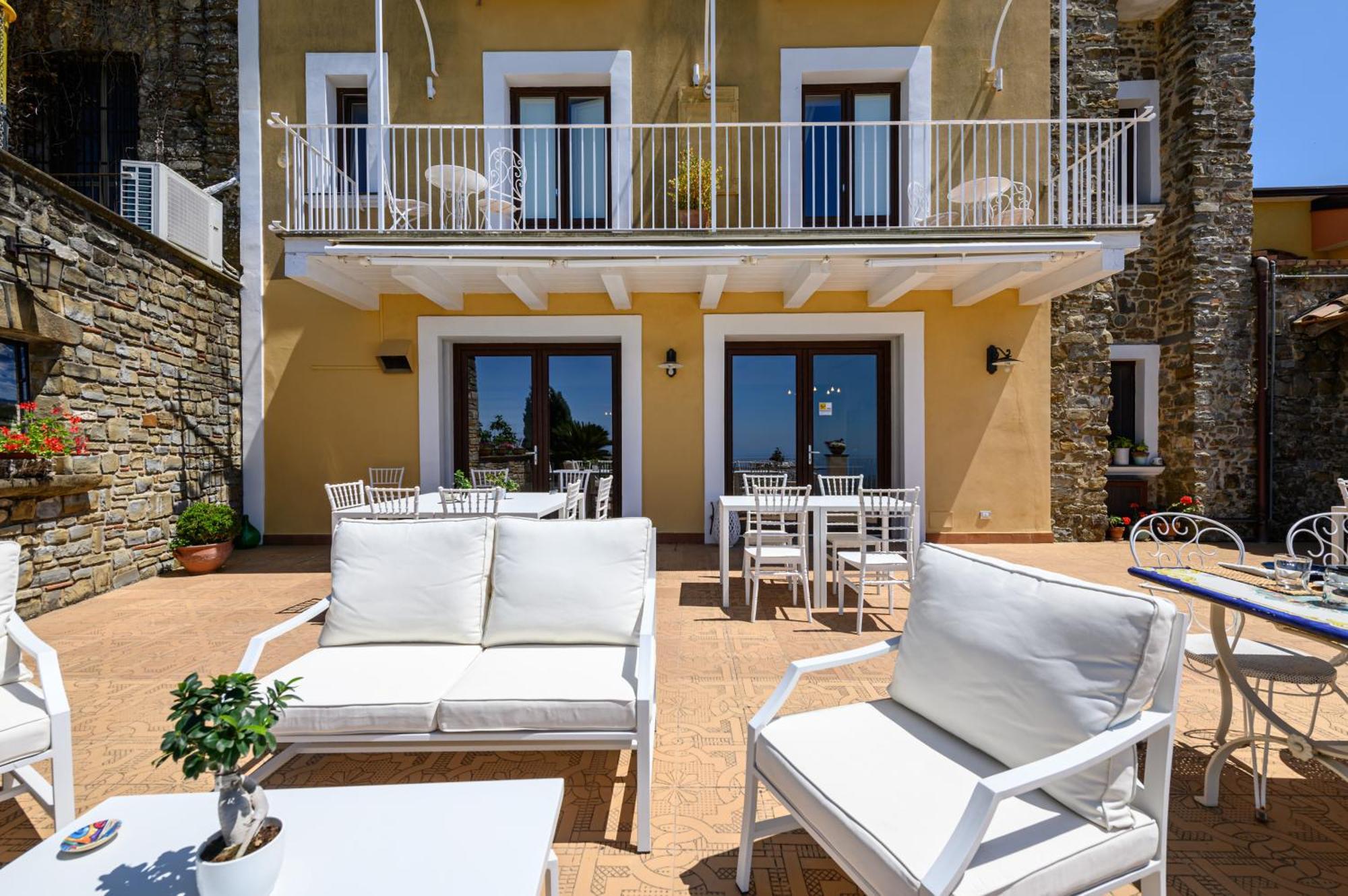 Palazzo Gargano Hotel Prignano Cilento Exterior photo