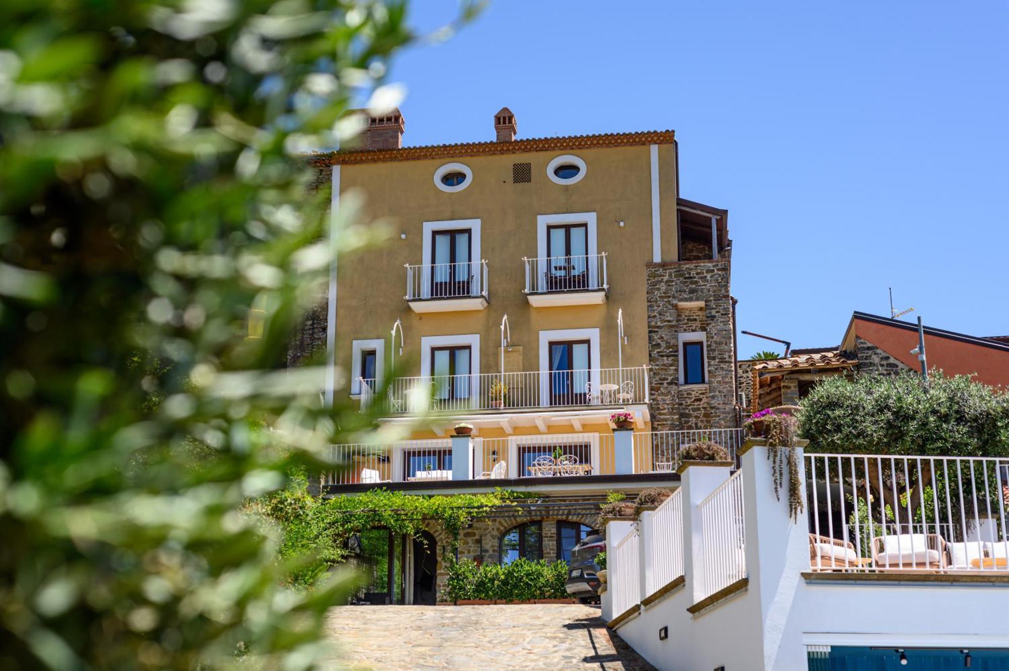 Palazzo Gargano Hotel Prignano Cilento Exterior photo